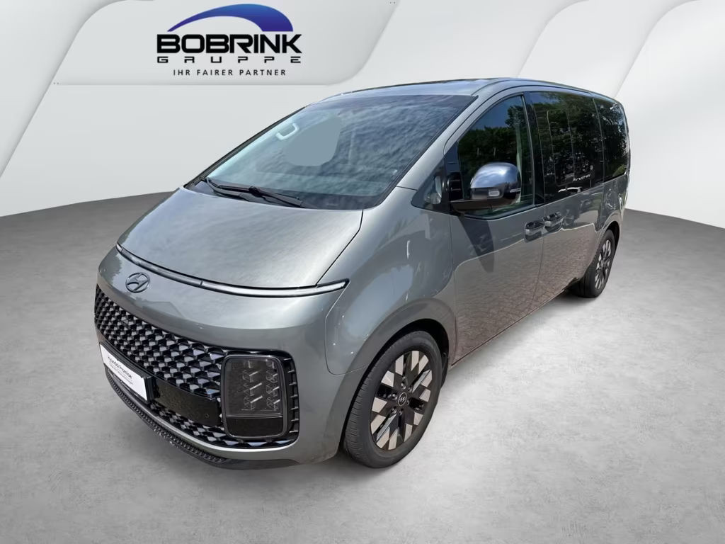 Hyundai Staria Signature