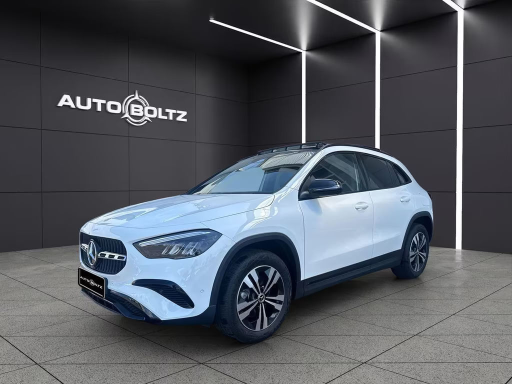 Mercedes-Benz GLA-Klasse GLA 200 ENp 55000 Night Pano Winter P Kam. Spur