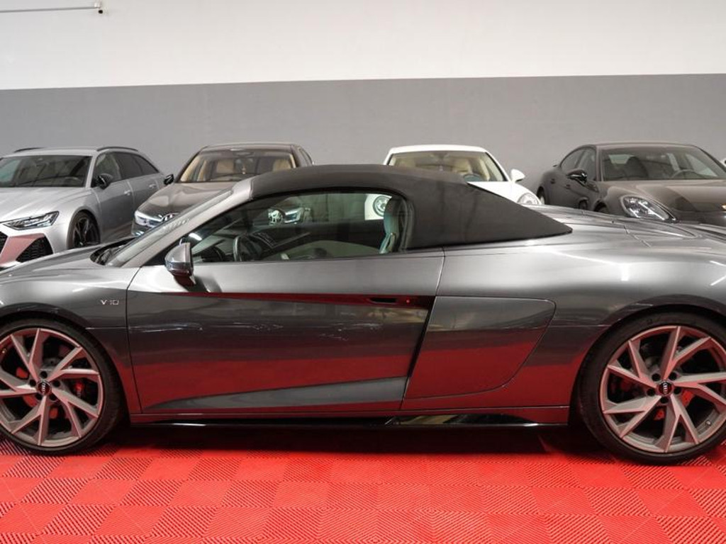 Audi R8