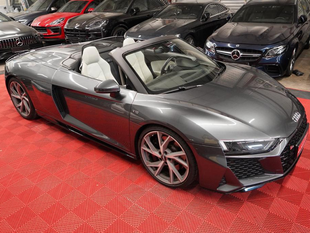 Audi R8
