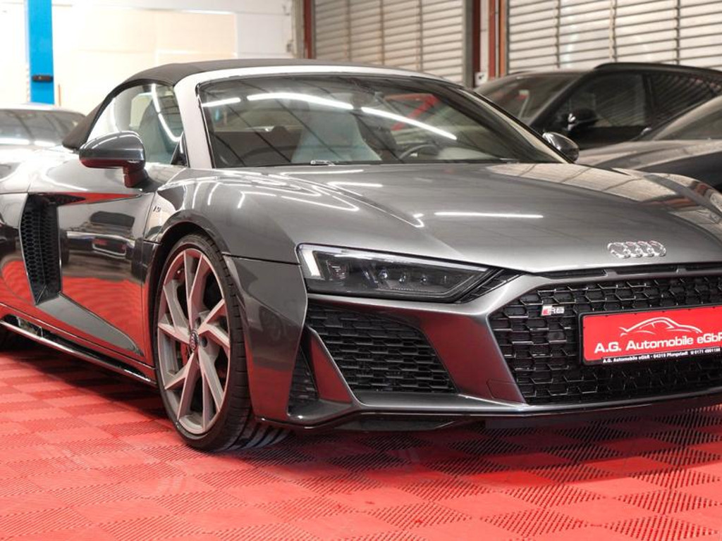 Audi R8