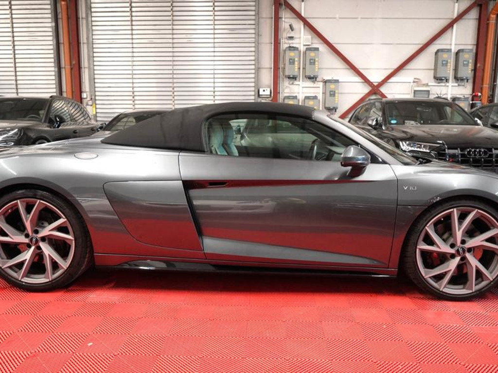 Audi R8