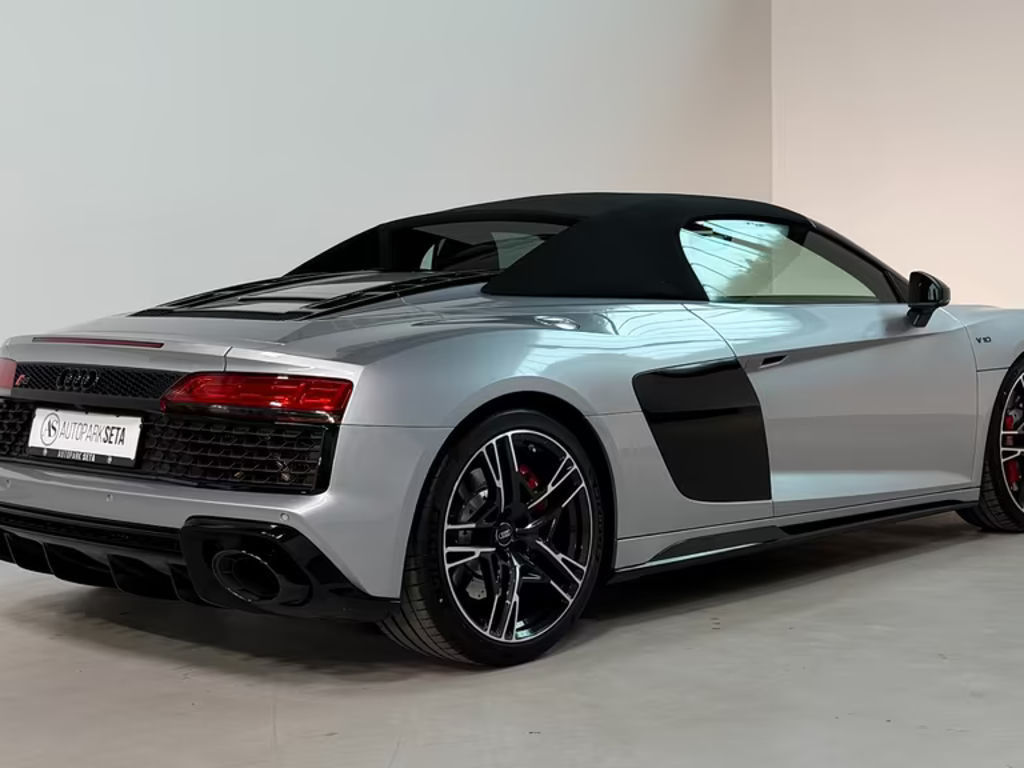 Audi R8