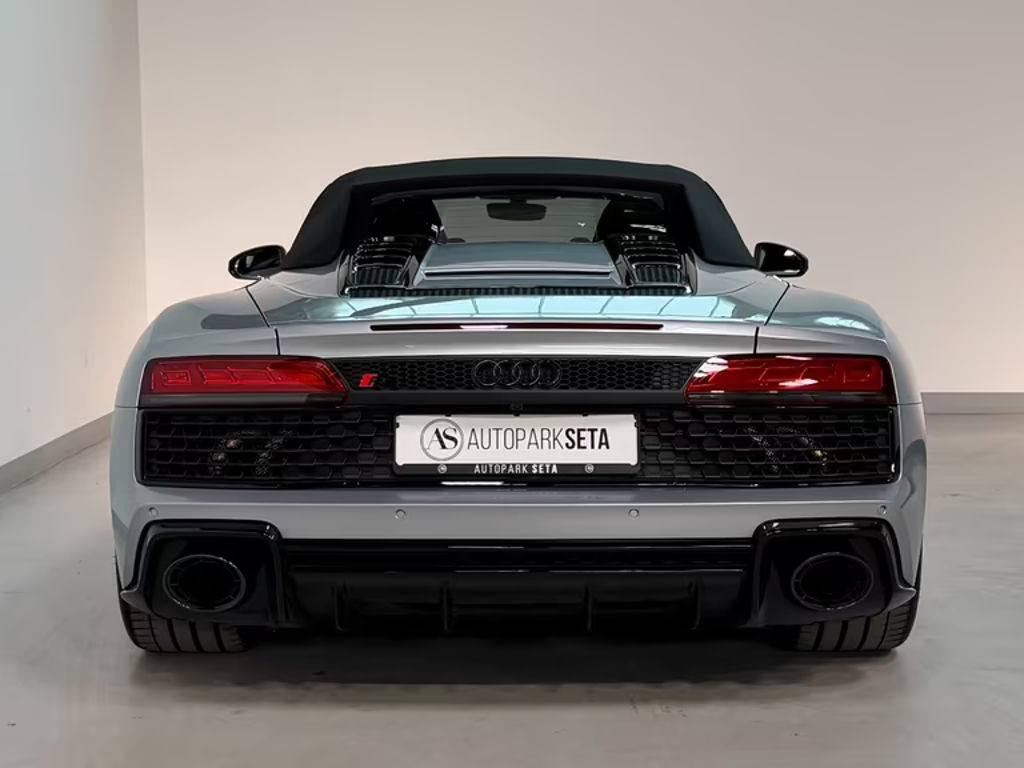 Audi R8