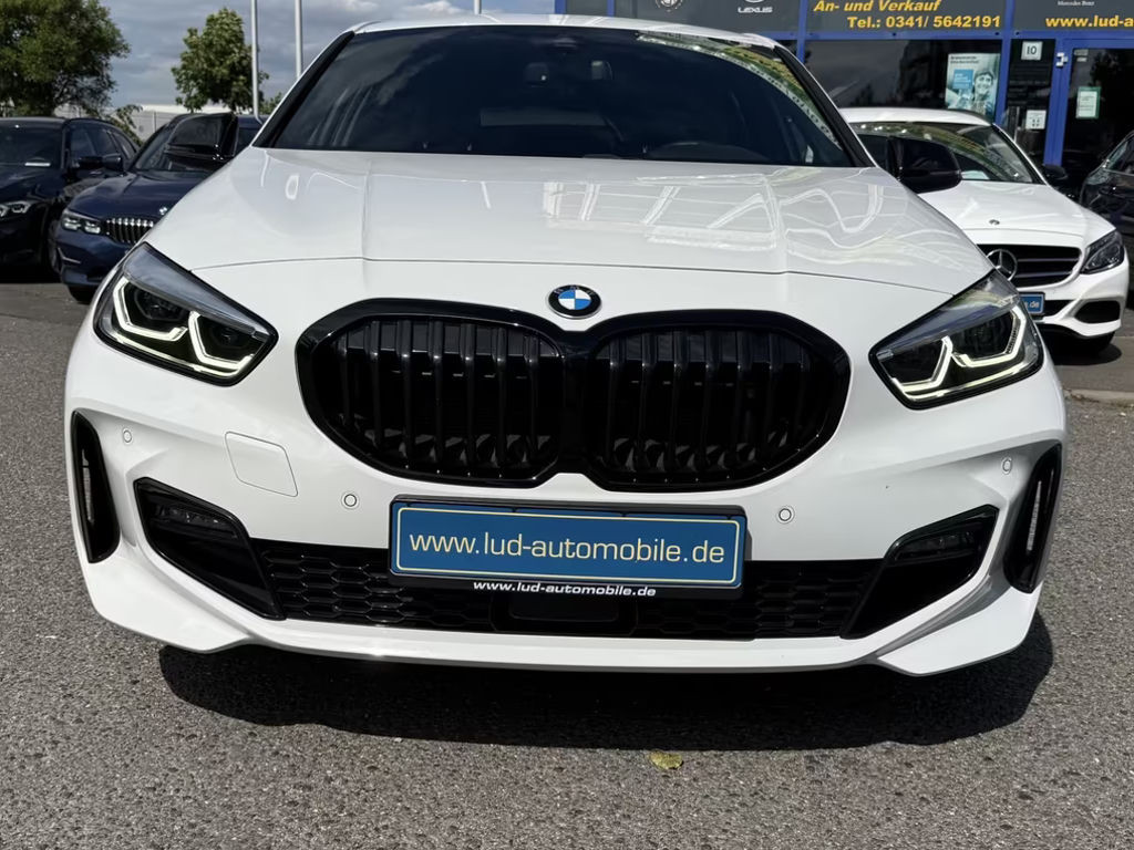 BMW 1 Serie 118 M-Sport Sedan 118i