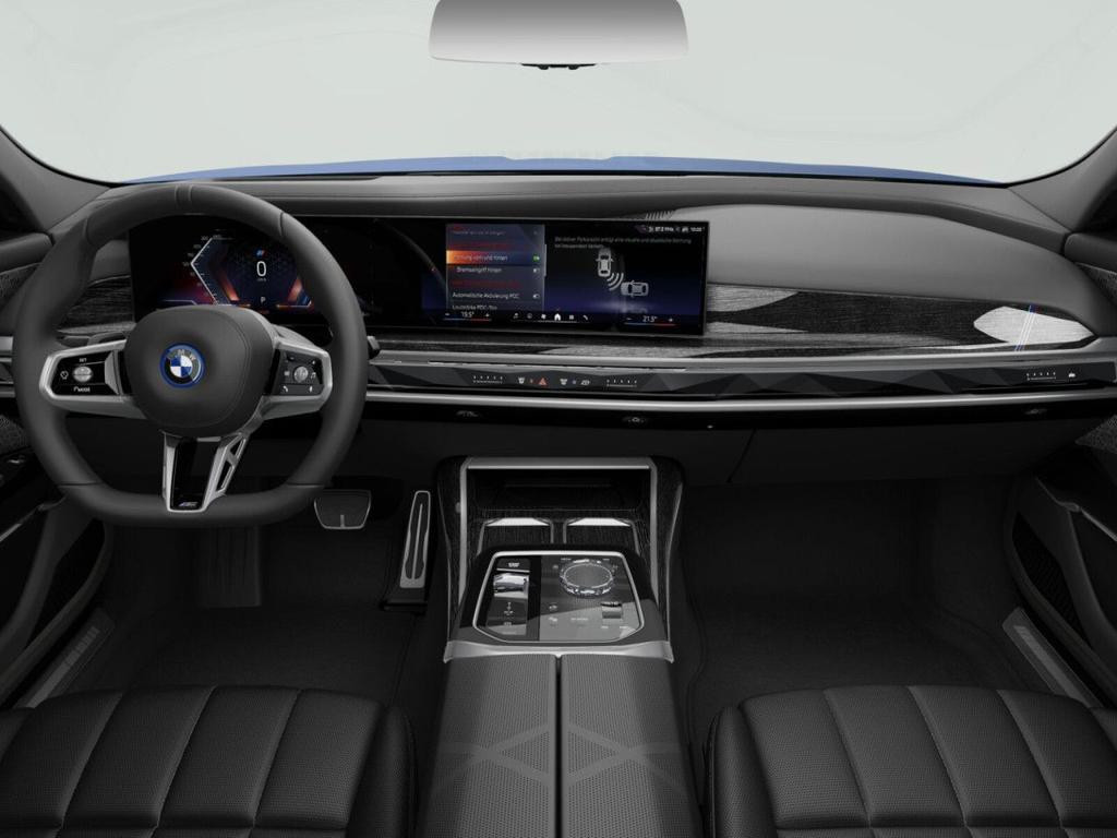 BMW i7