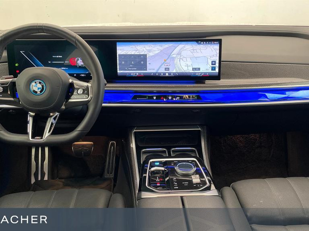 BMW i7