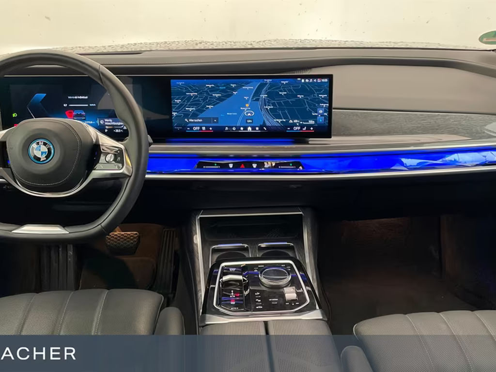 BMW i7
