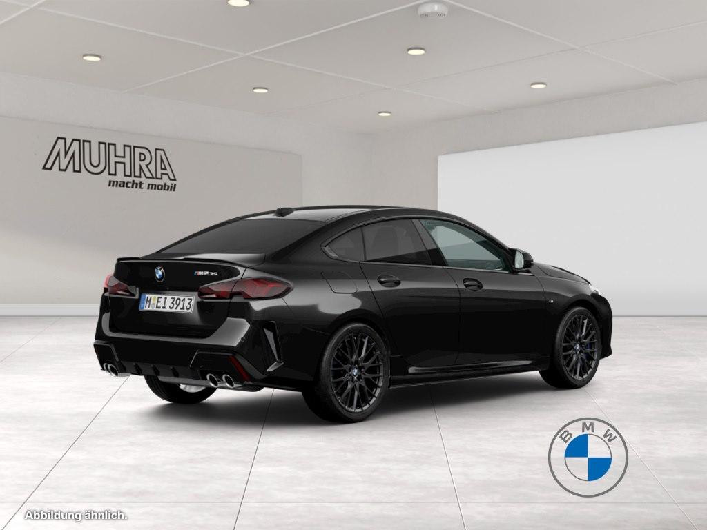 BMW M235