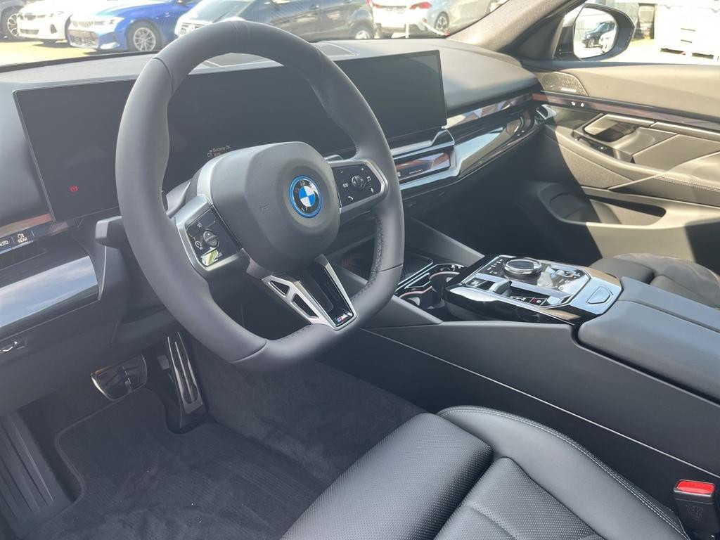 BMW i5
