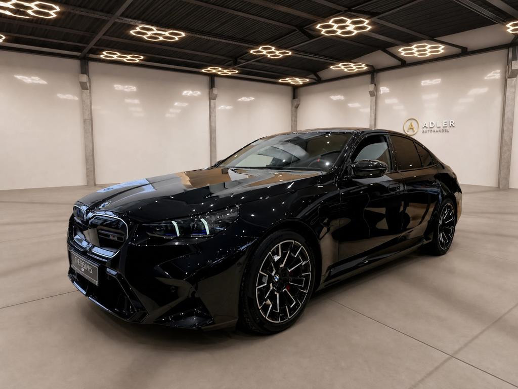 BMW M5 Sedan