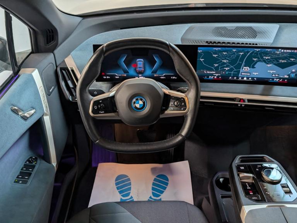 BMW iX