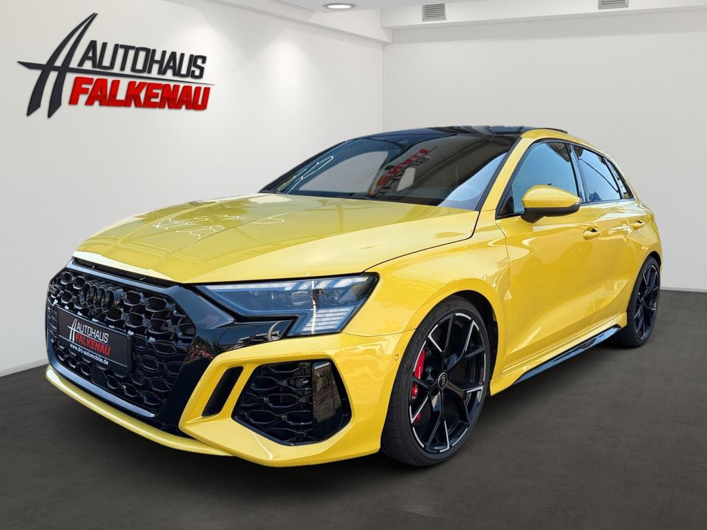 Audi RS3 Sportback Sedan Quattro