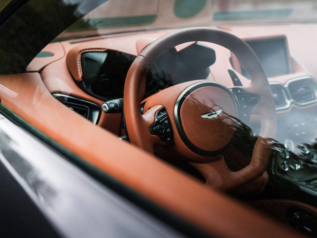 Aston Martin Vantage