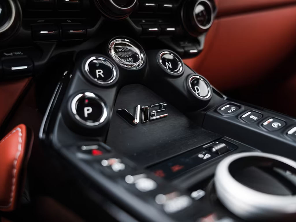 Aston Martin Vantage