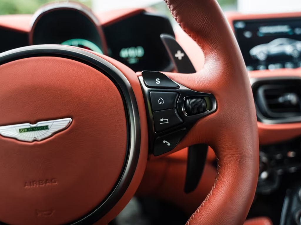 Aston Martin Vantage