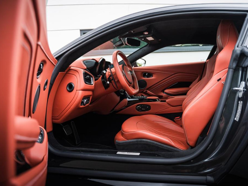 Aston Martin Vantage