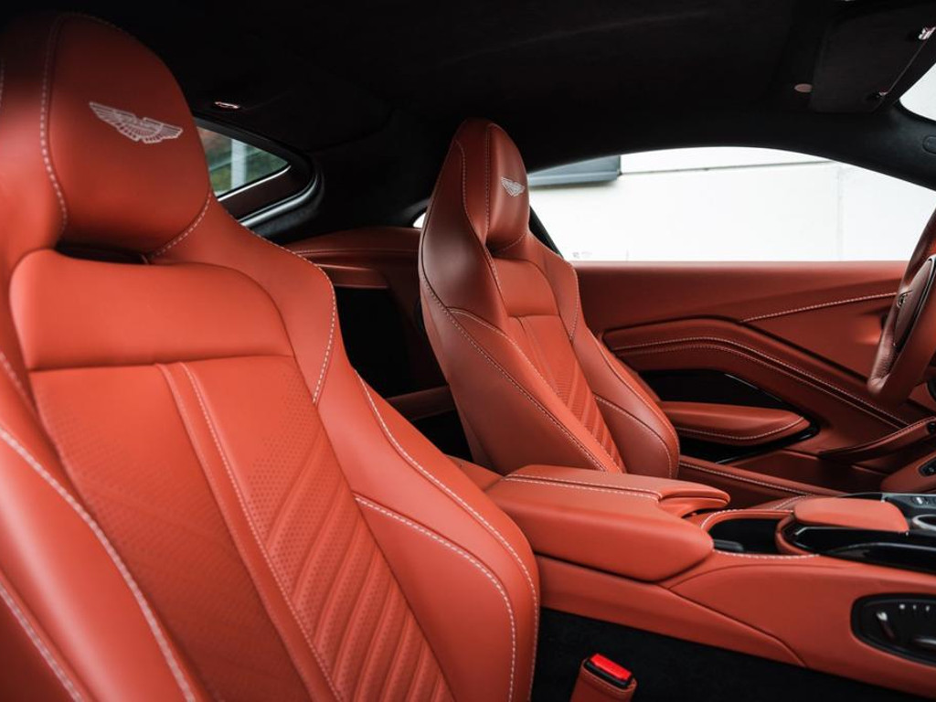 Aston Martin Vantage