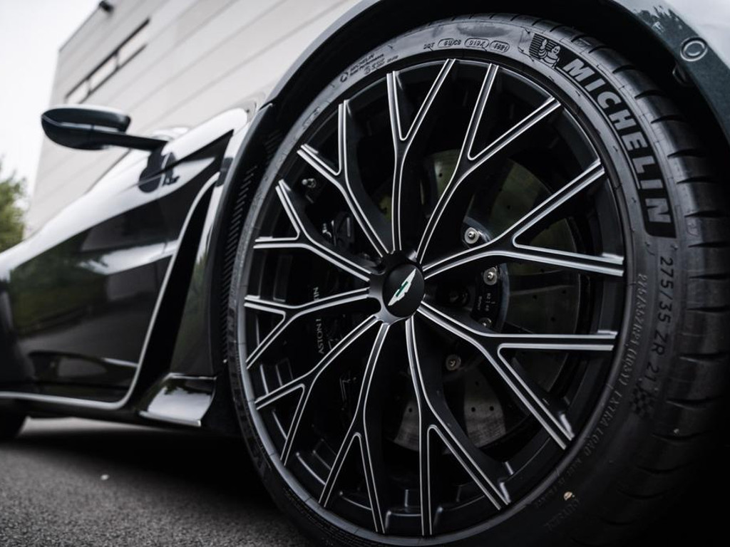 Aston Martin Vantage