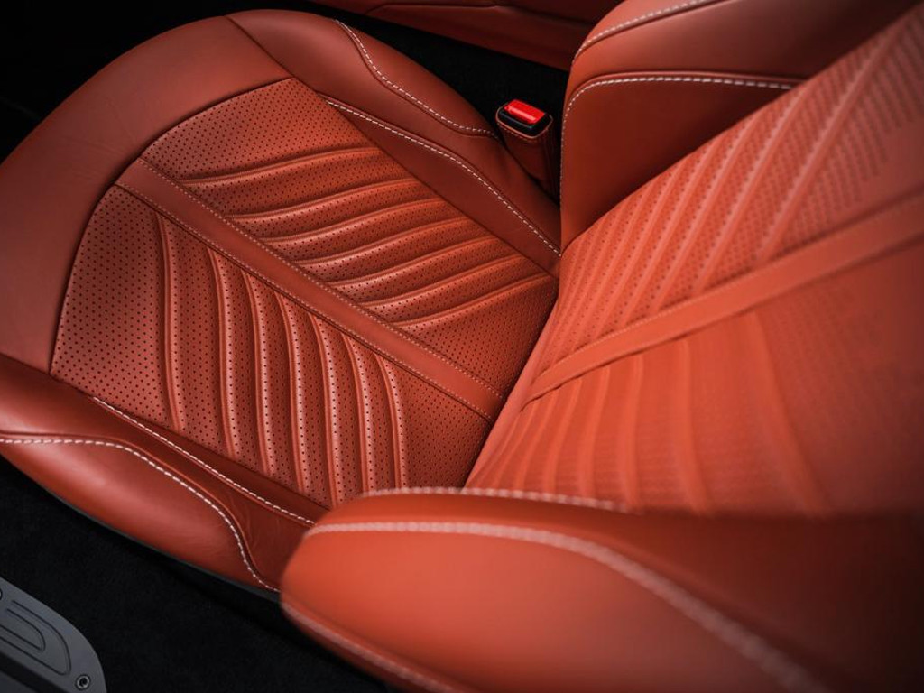 Aston Martin Vantage