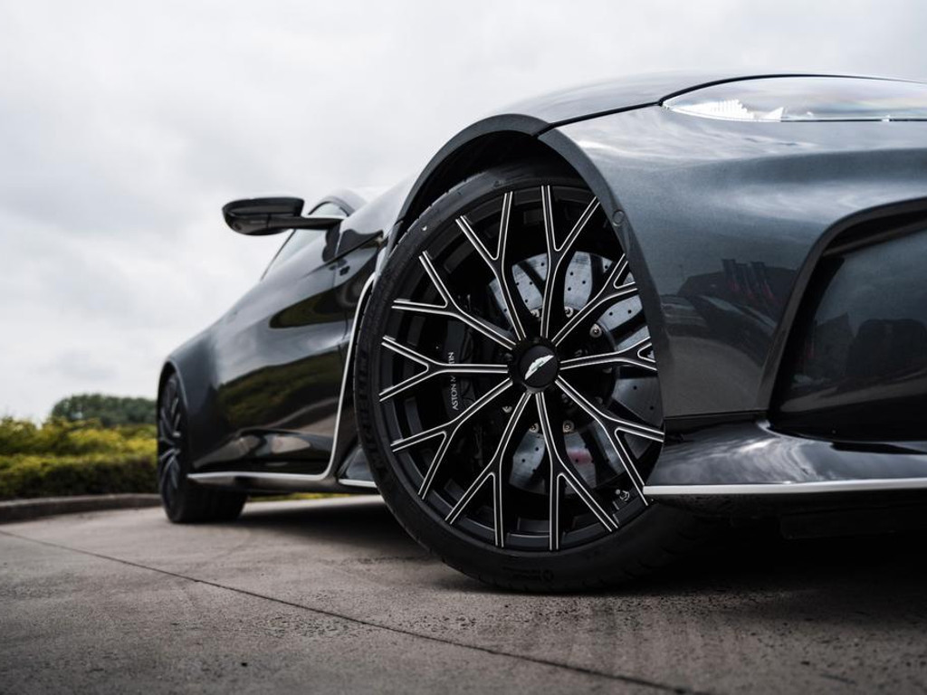 Aston Martin Vantage