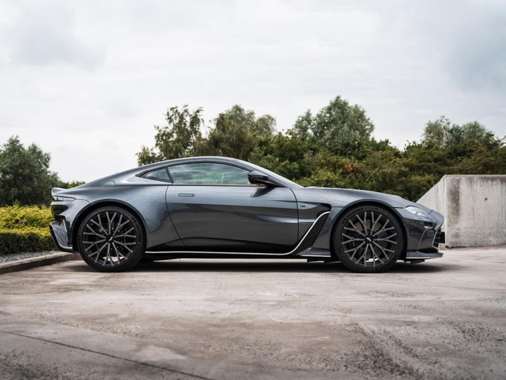 Aston Martin Vantage