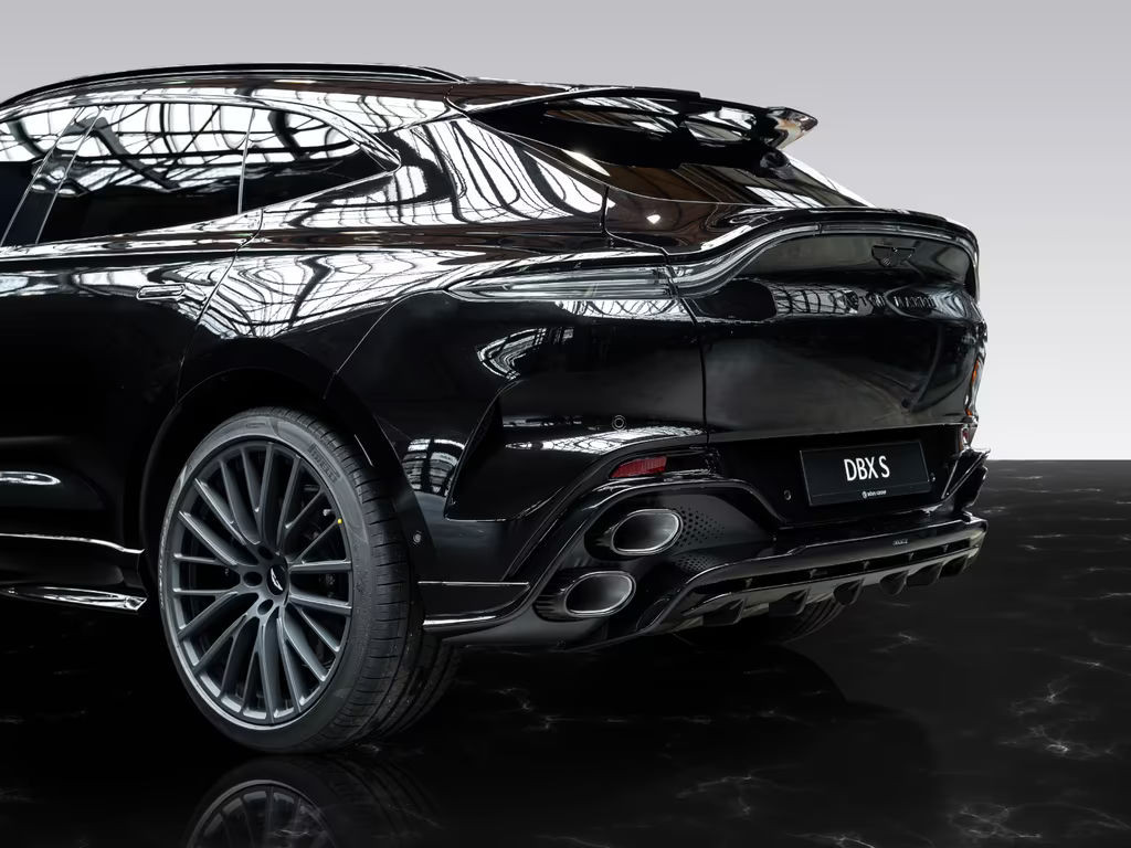 Aston Martin DBX