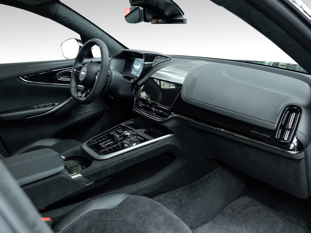 Aston Martin DBX