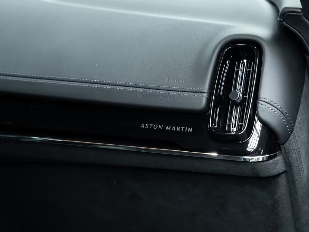 Aston Martin DBX