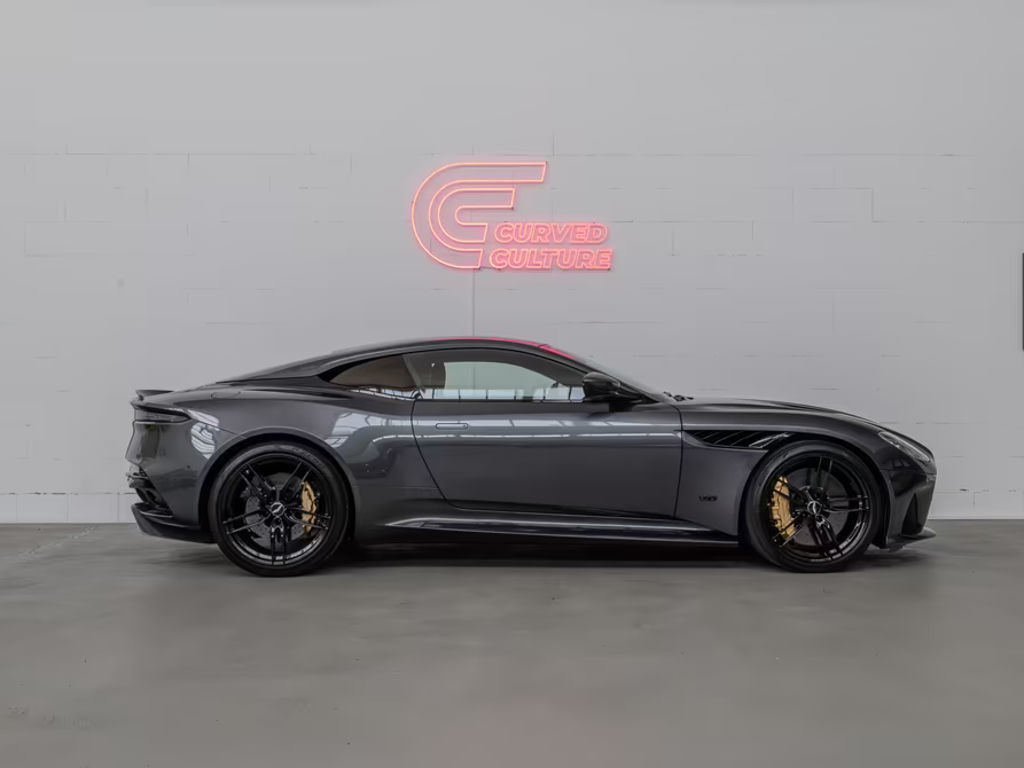 Aston Martin DBS