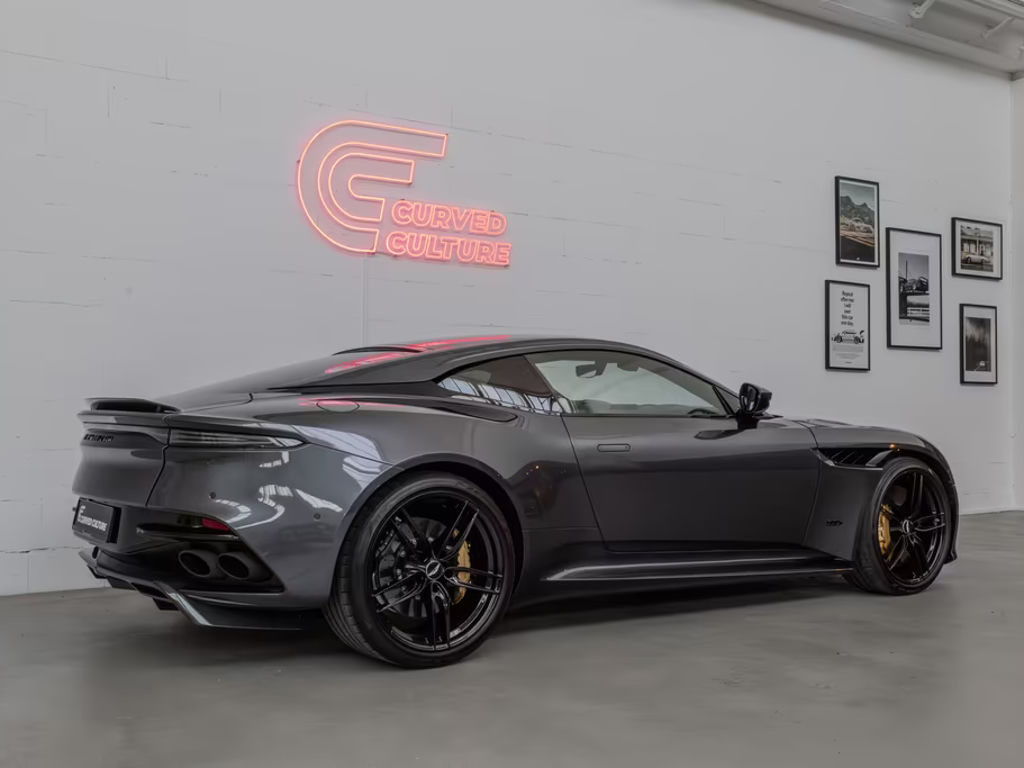Aston Martin DBS