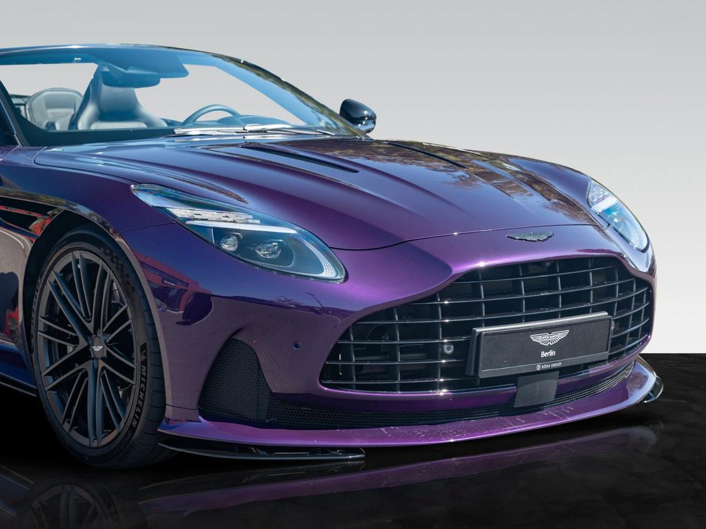 Aston Martin DB12