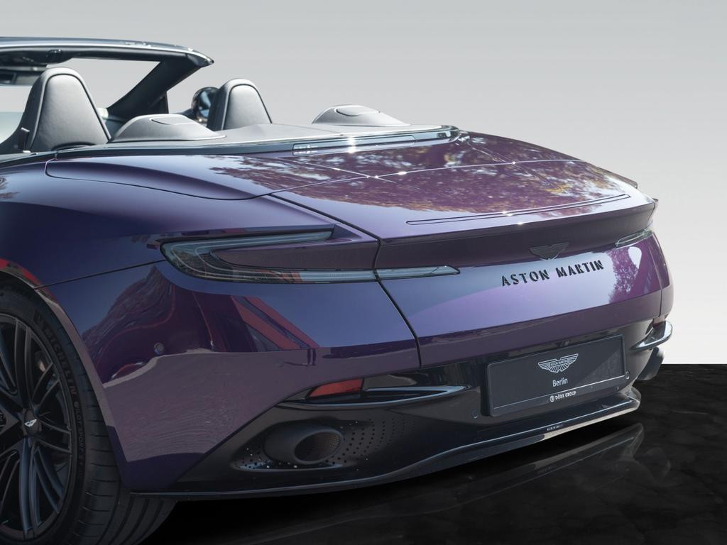 Aston Martin DB12