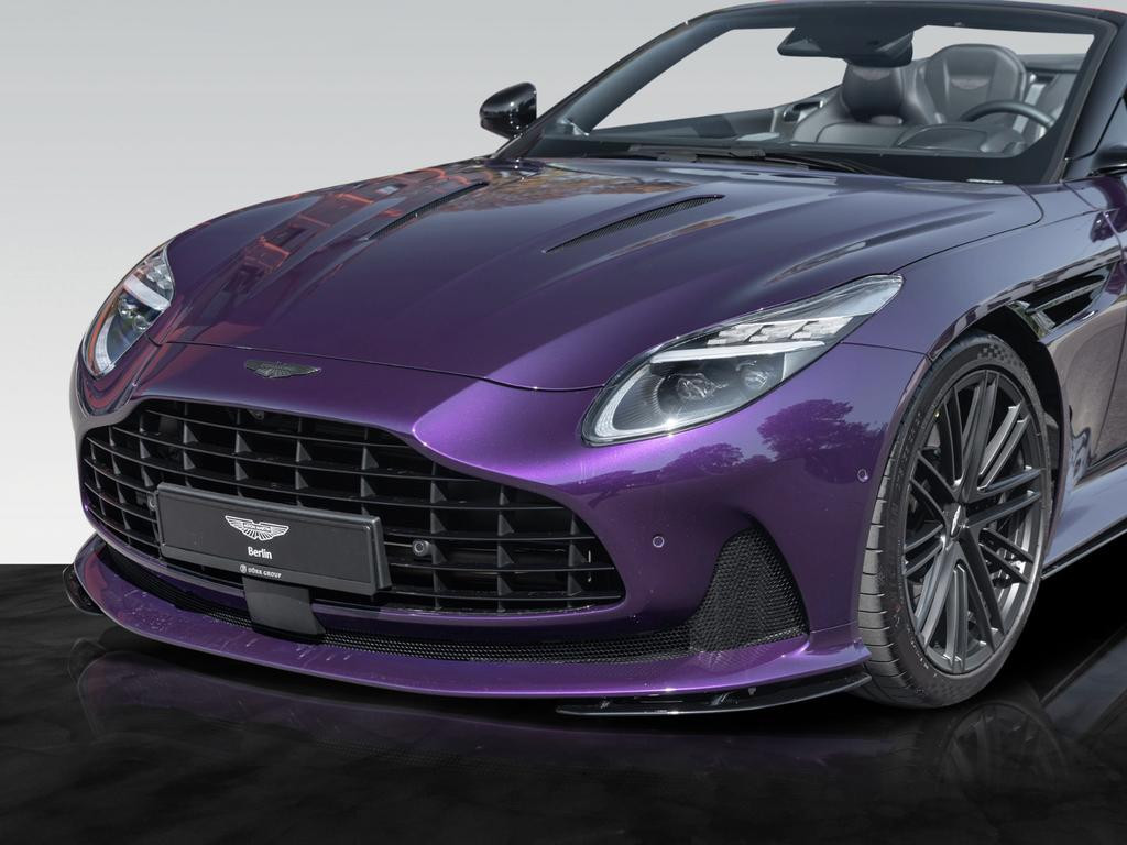 Aston Martin DB12