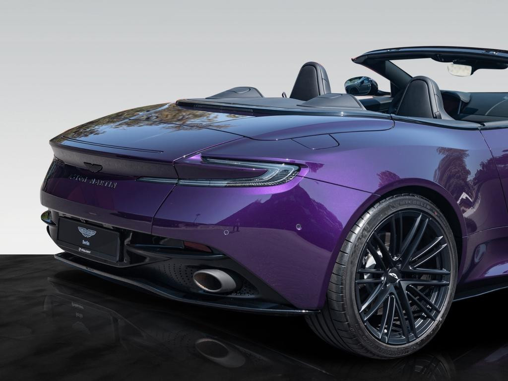 Aston Martin DB12