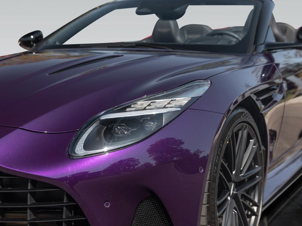 Aston Martin DB12