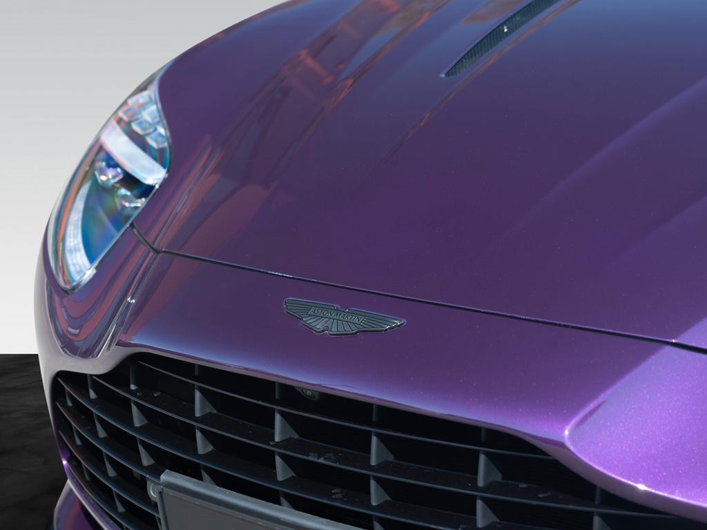 Aston Martin DB12