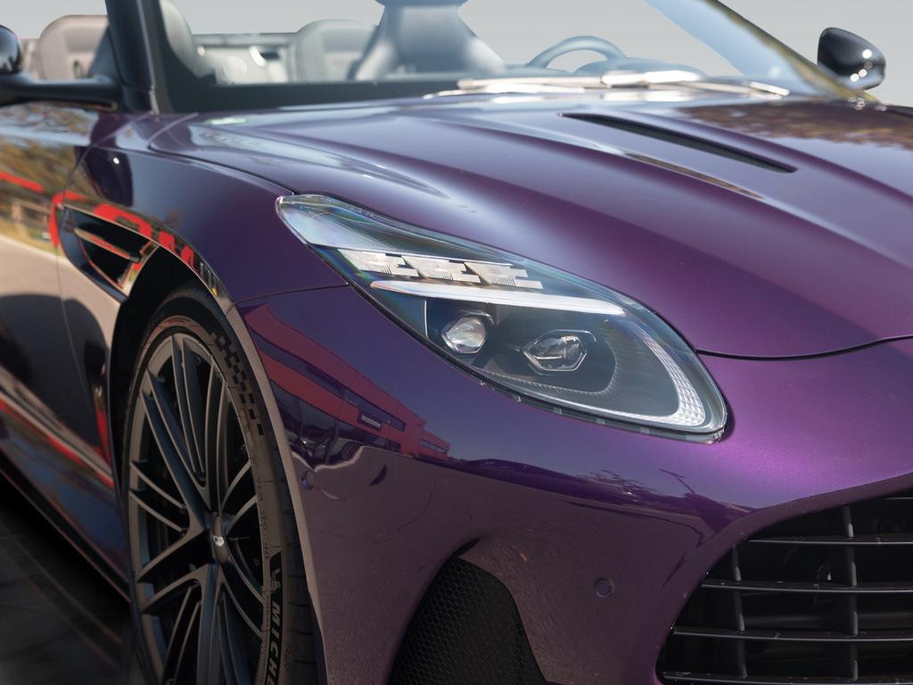 Aston Martin DB12