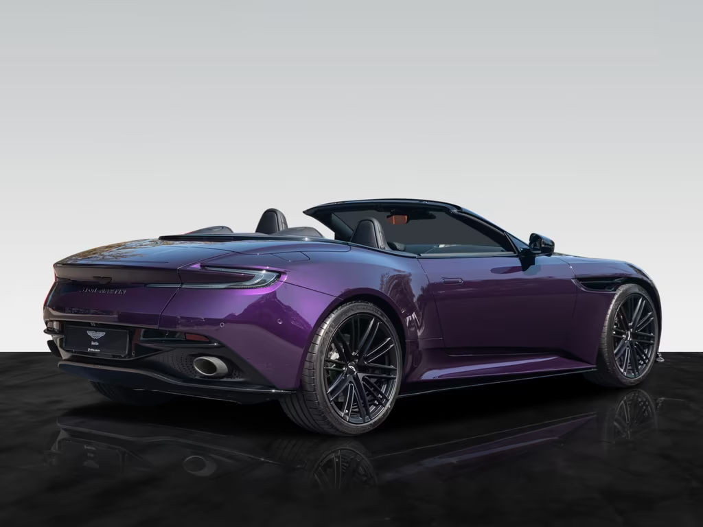 Aston Martin DB12