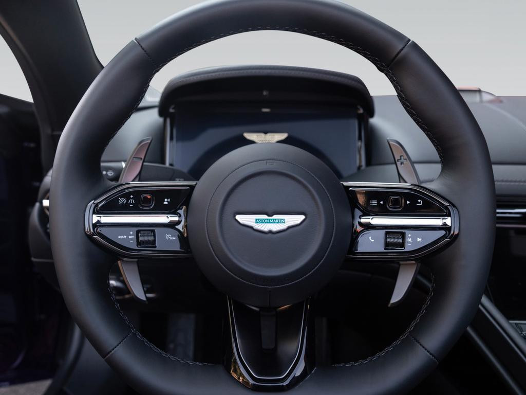 Aston Martin DB12