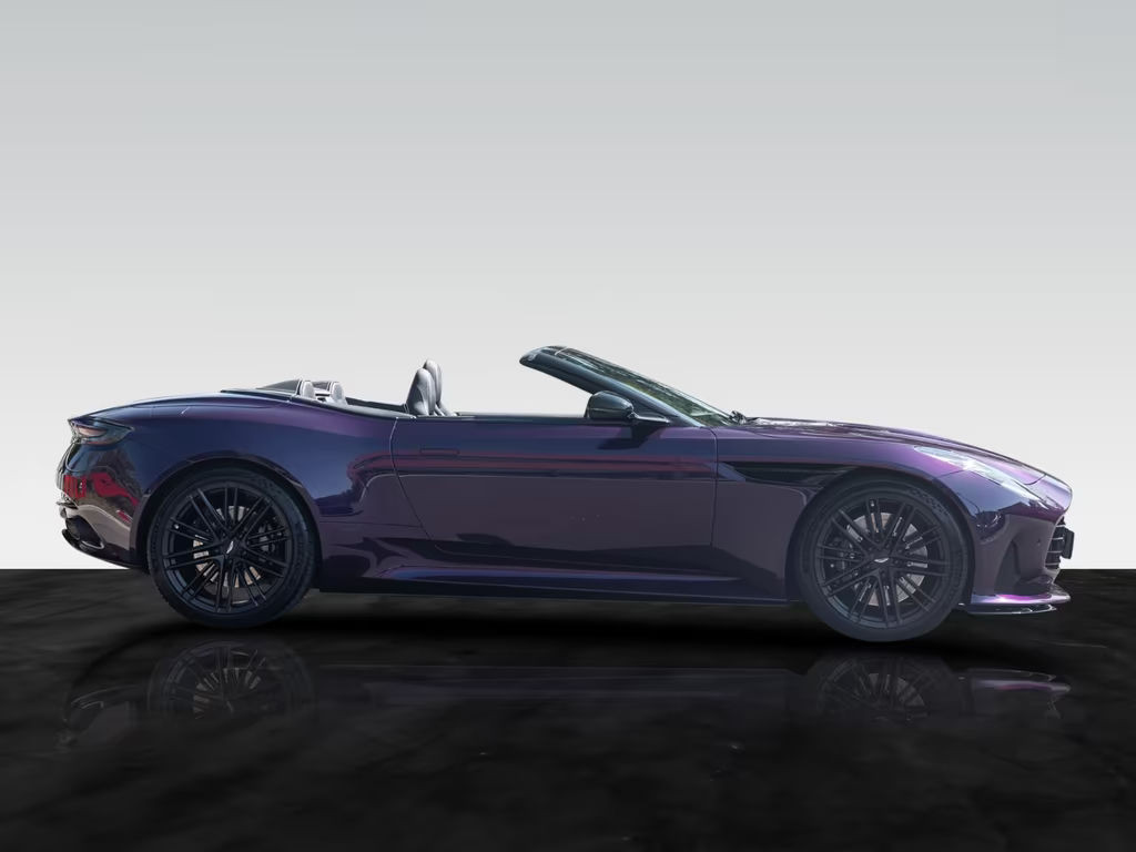 Aston Martin DB12