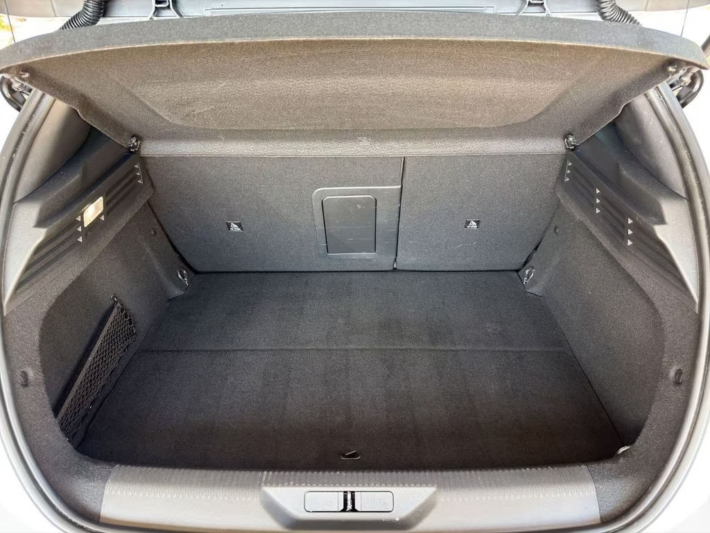 Peugeot e-308