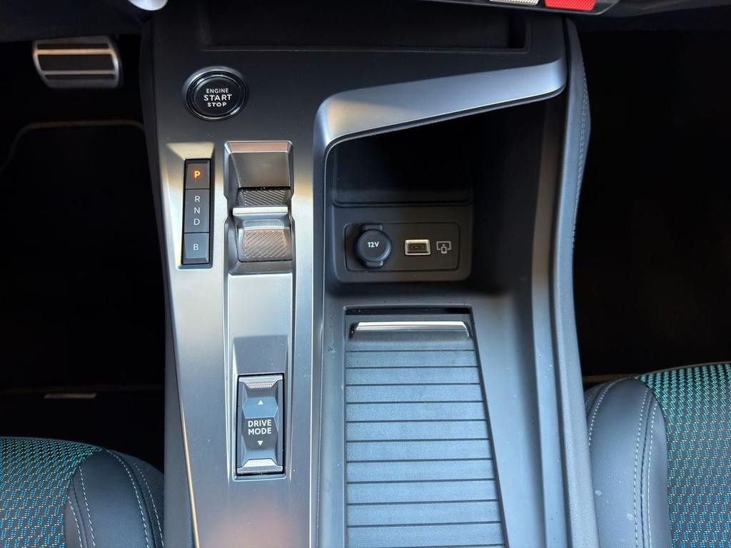 Peugeot e-308