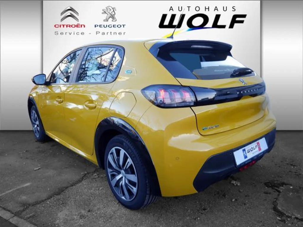 Peugeot e-208