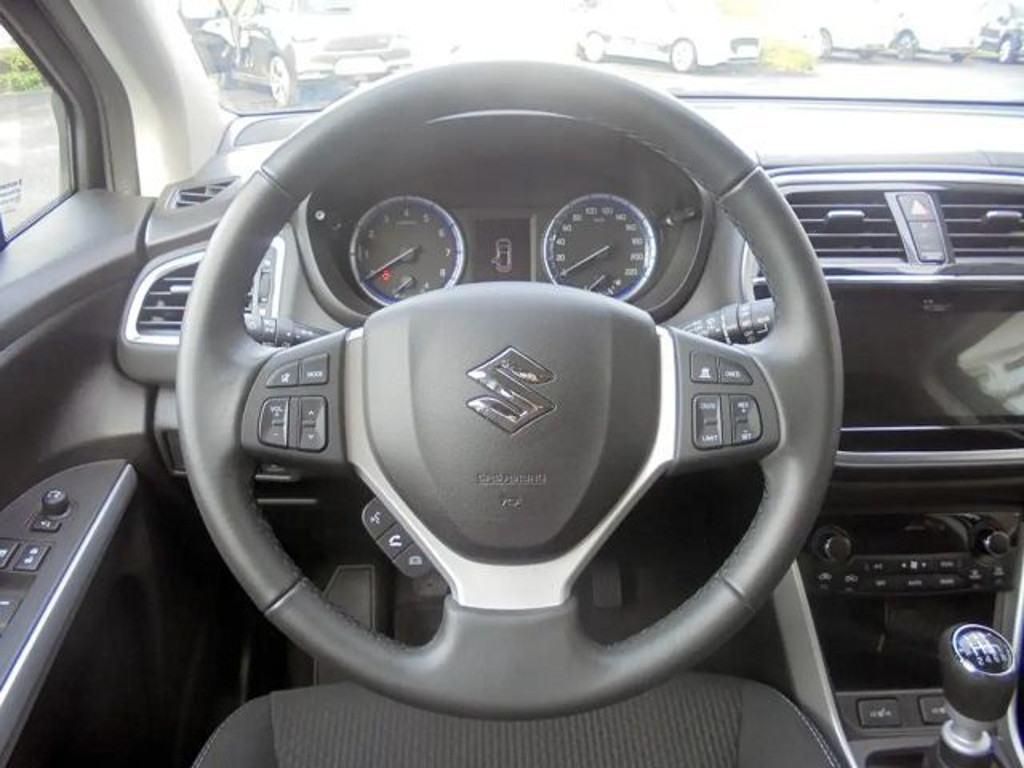 Suzuki S-Cross