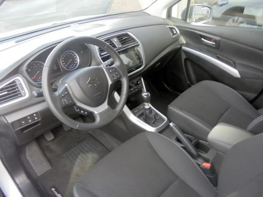 Suzuki S-Cross