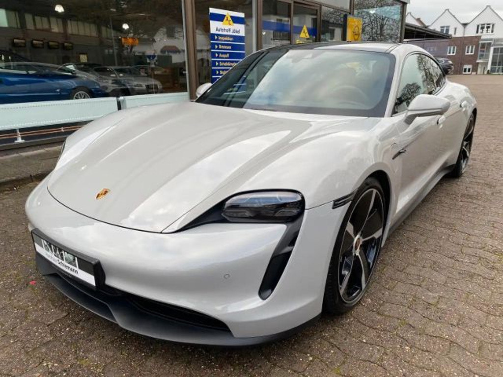 Porsche Taycan 4S Performance Plus