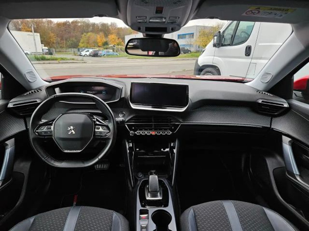 Peugeot e-2008