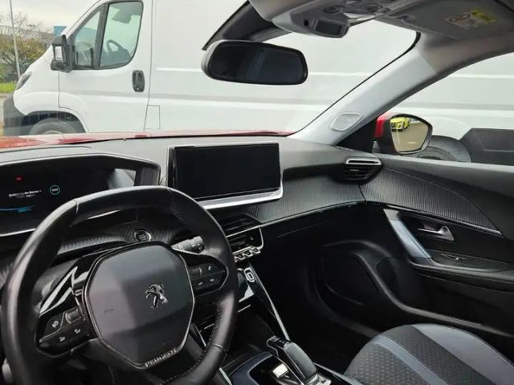 Peugeot e-2008