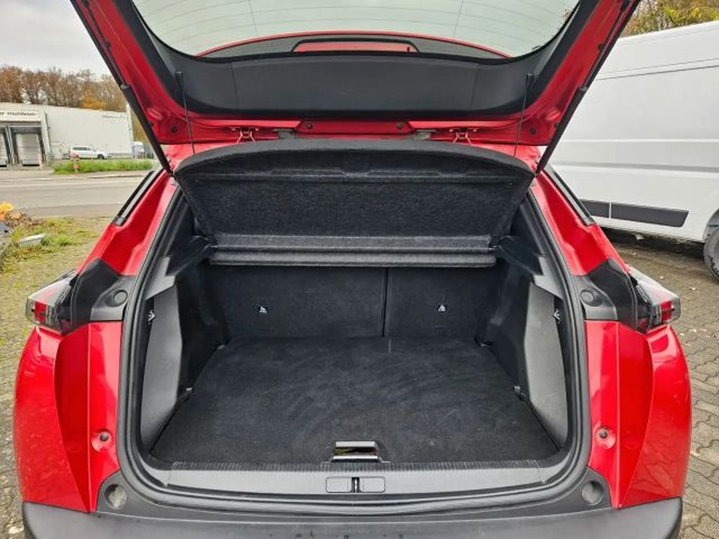 Peugeot e-2008